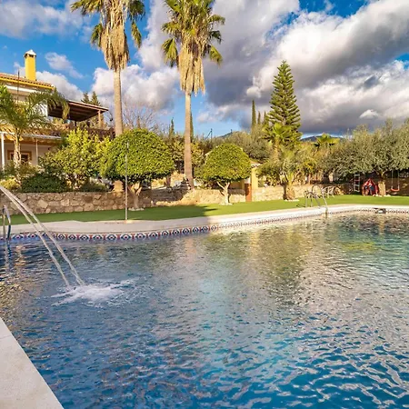 Cozy Home In Periana With Outdoor Swimming Pool Ferienhaus *