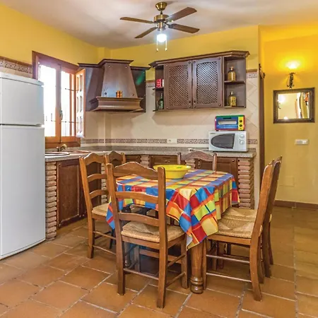 Cozy Home In Periana With Outdoor Swimming Pool Ferienhaus *