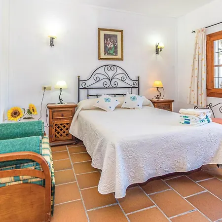 Cozy Home In Periana With Outdoor Swimming Pool Ferienhaus *